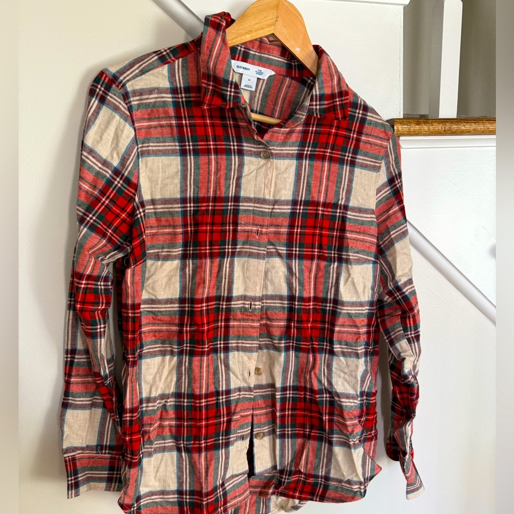 Old Navy Red and Beige and Green Plaid Button-Up Shirt 🎄Christmas Button-Up